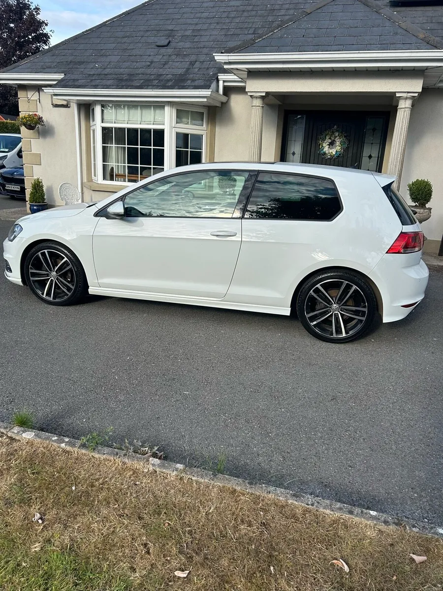 Volkswagen Golf R-Line - Image 4