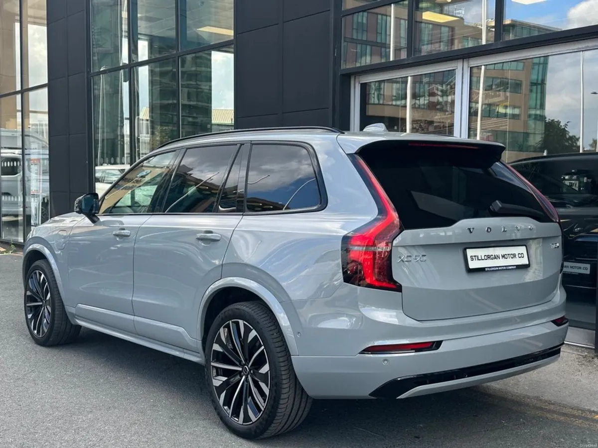 Volvo XC90 T8 Dark Plus AWD Auto (PHEV) - Image 4