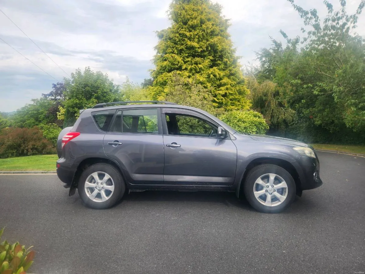 2012 Toyota RAV4 Luna 4x4 - Image 6