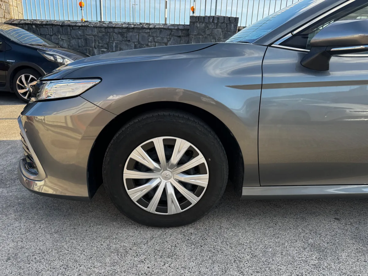 Toyota Camry 2022 - Image 5