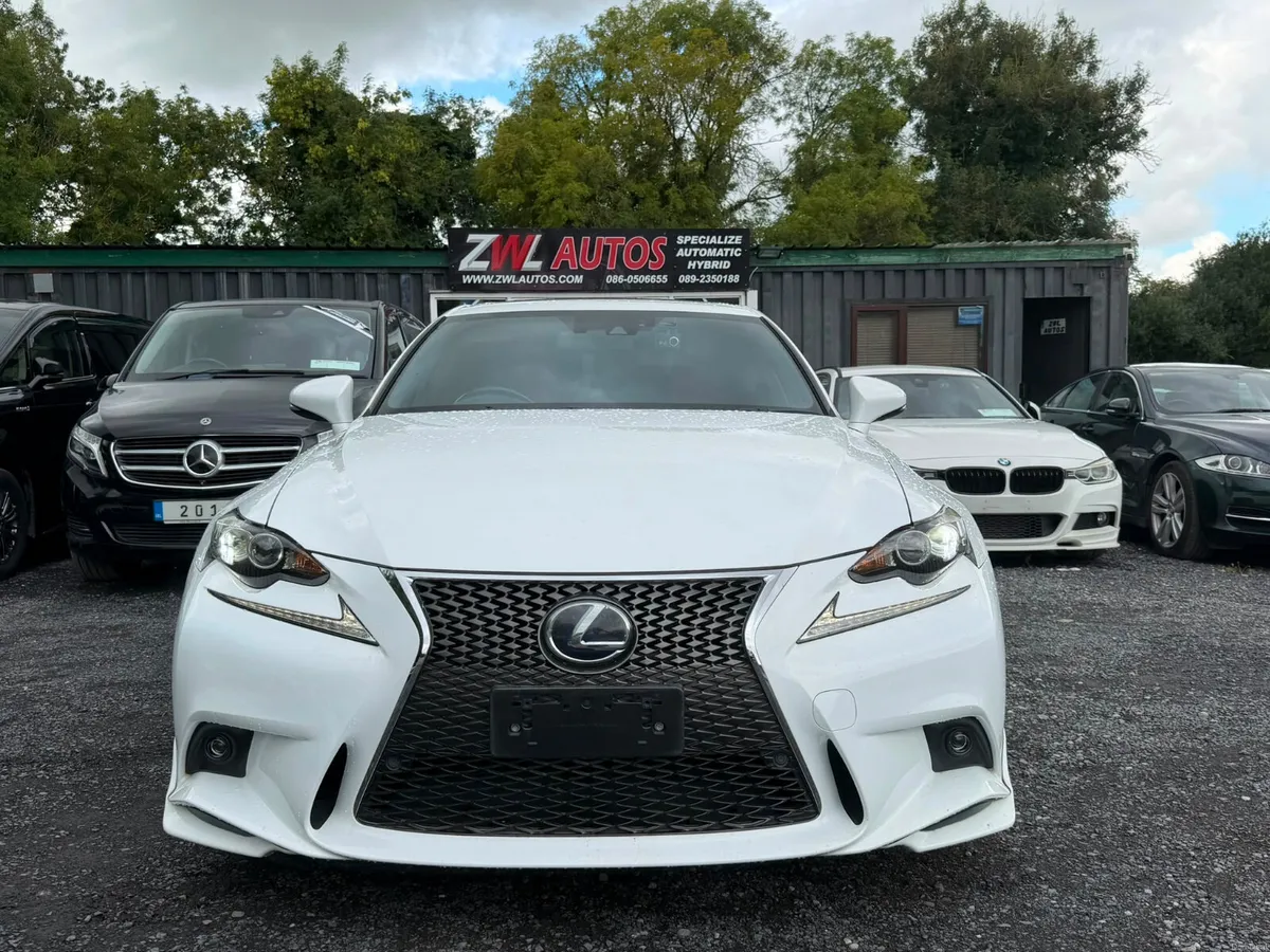 16 LEXUS IS300H F SPORT - Image 2