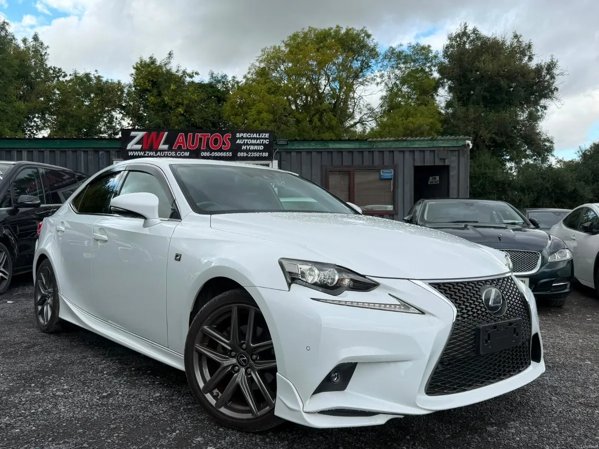 16 LEXUS IS300H F SPORT - Image 1