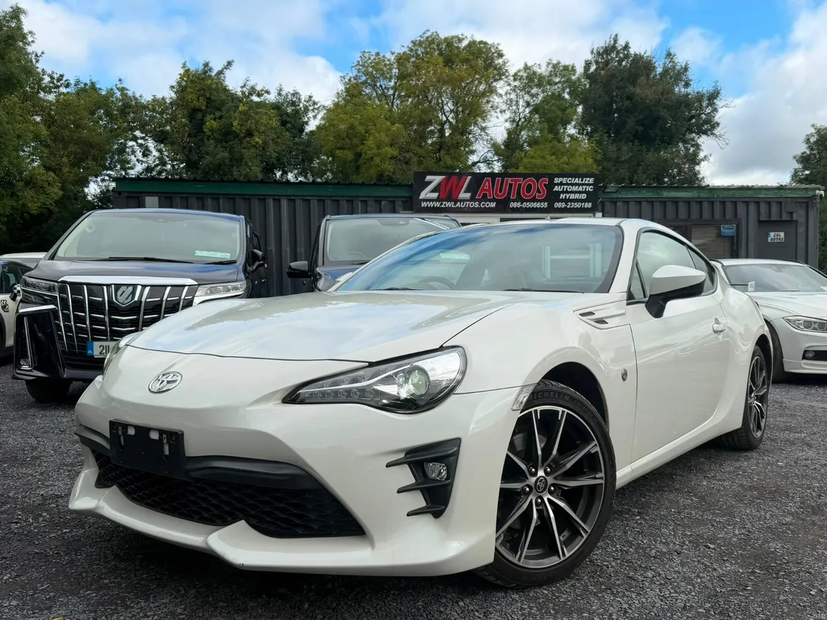 17 TOYOTA GT 86 - Image 1
