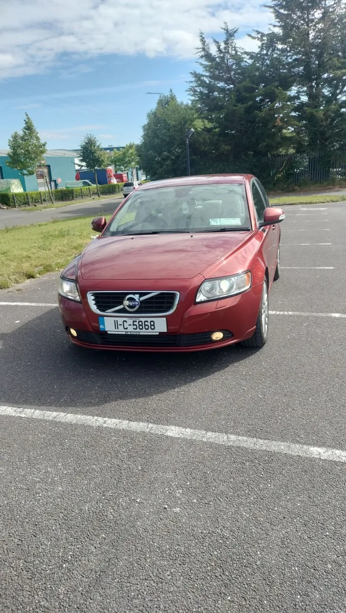 Volvo S40 2011 - Image 1