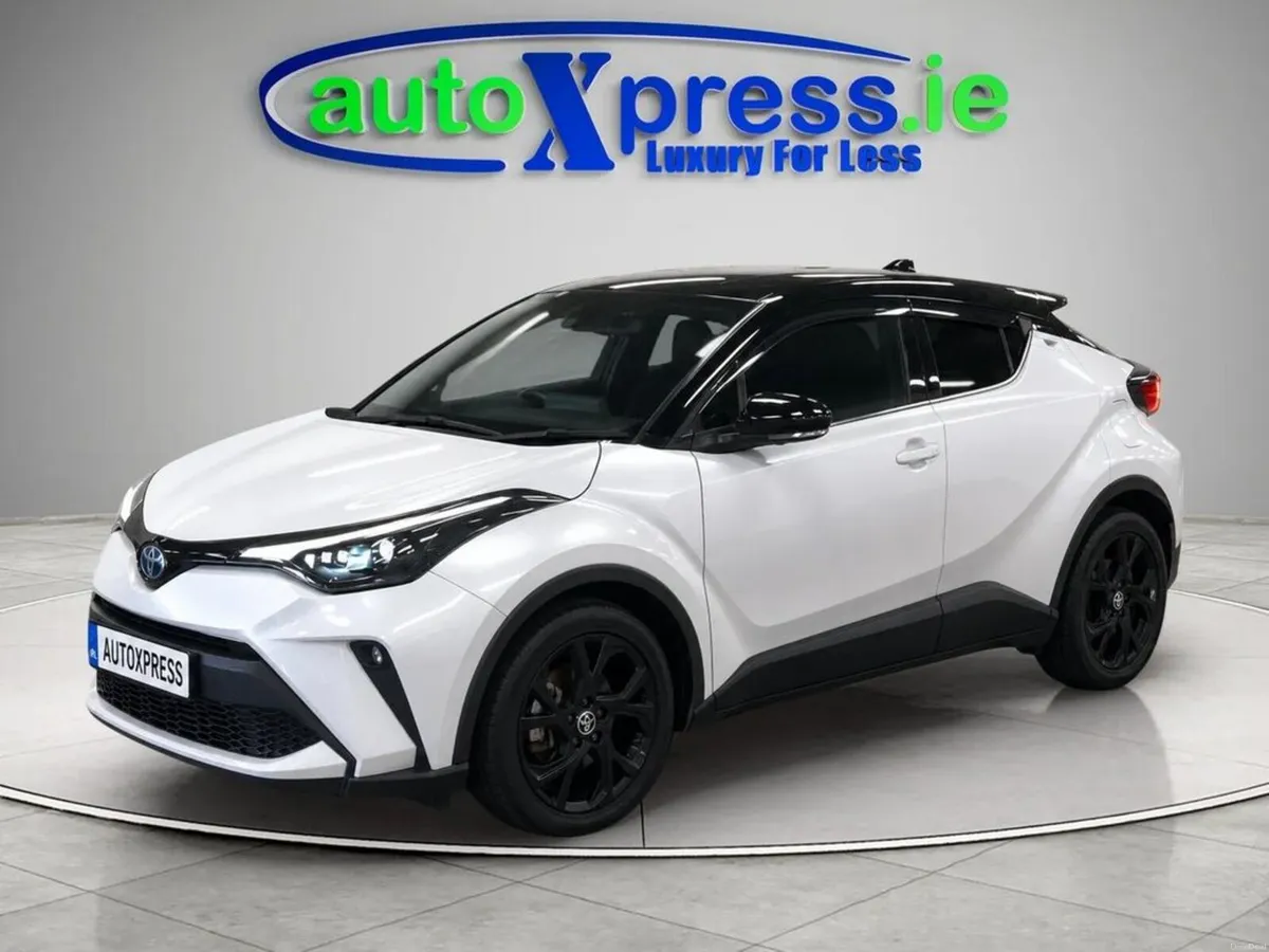 Toyota C-HR 1.8 Hybrid, 360 camera, Automatic - Image 4