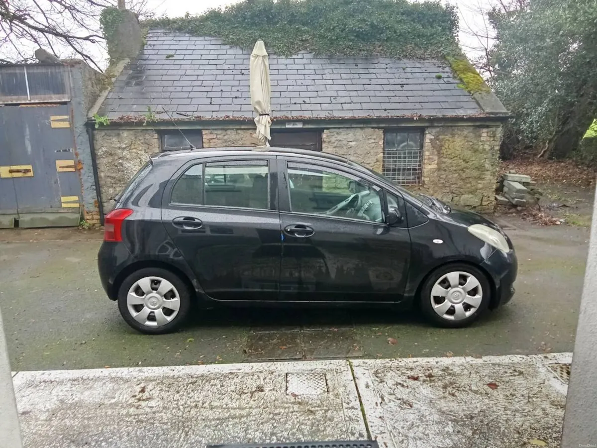 Black Toyota Yaris Spotless Good Restore Car - Image 3