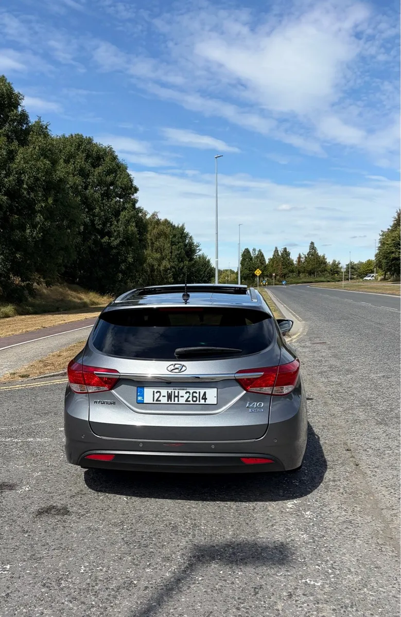 Hyundai I40 MANUAL CRD High spec model - Image 2