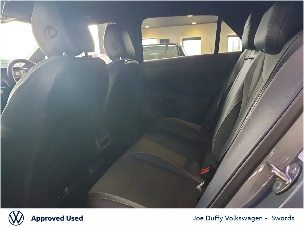 Volkswagen T-Roc R-LINE 1.5TSI 150HP MHEV - Image 6