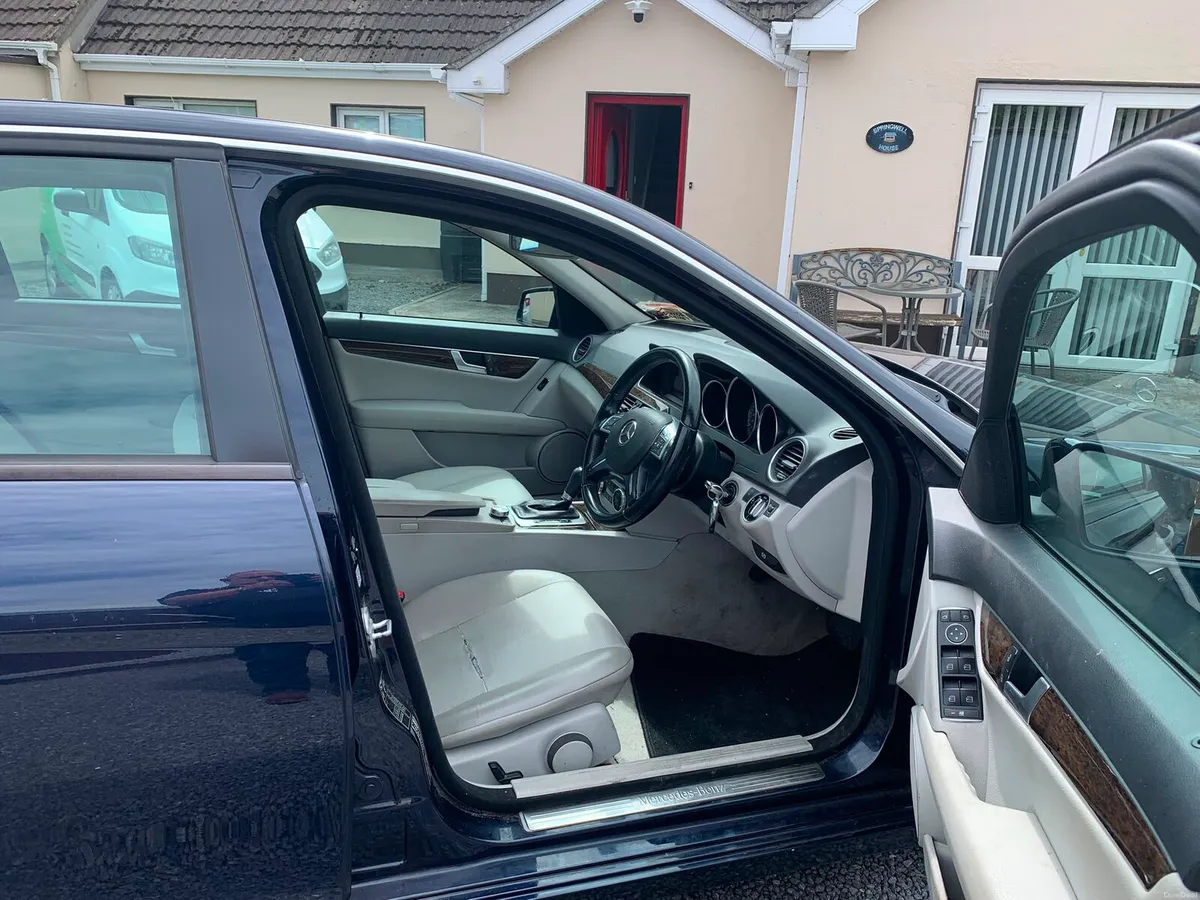 Mercedes c 220 automatic 131 avantgard sport - Image 4