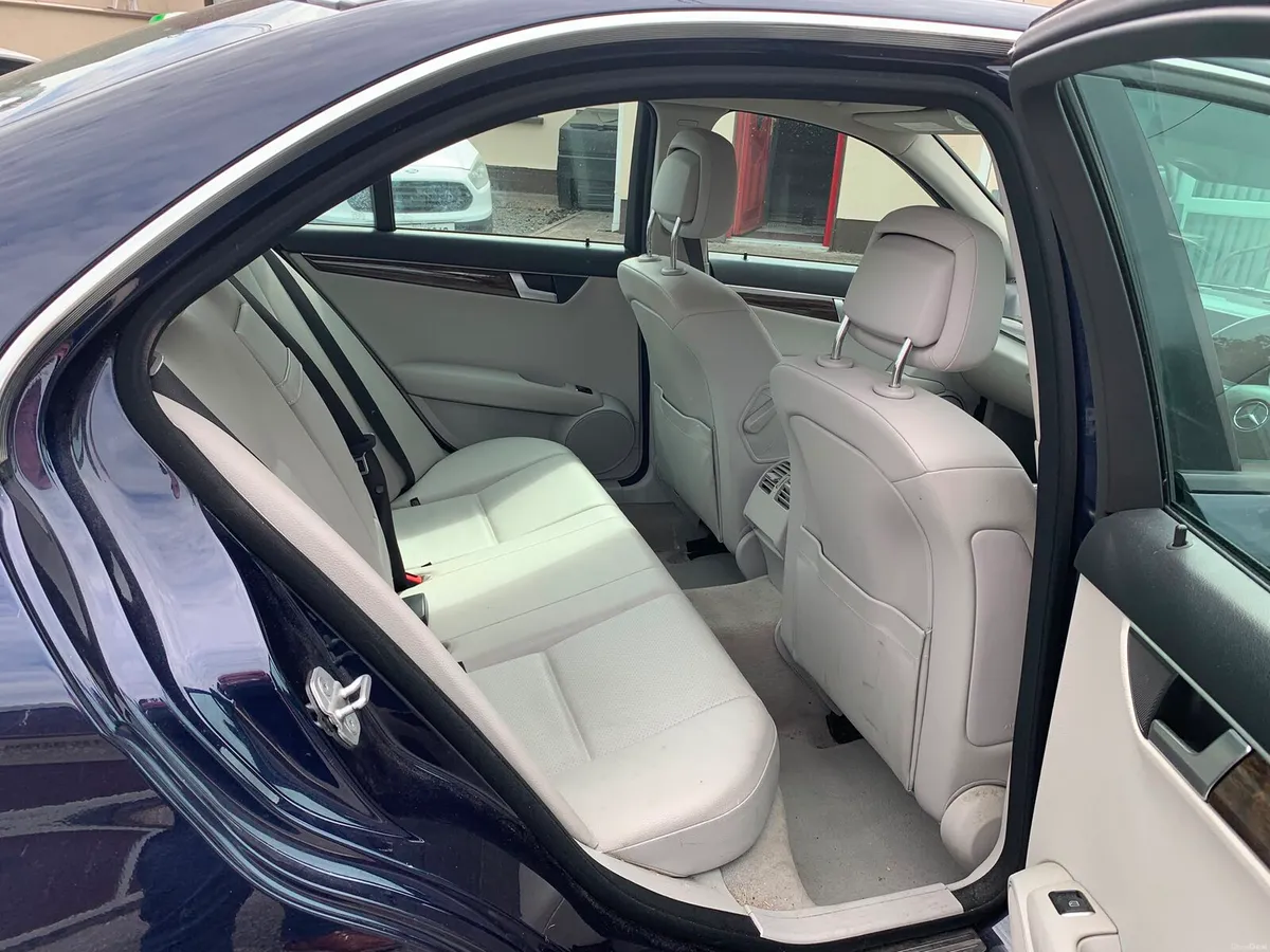 Mercedes c 220 automatic 131 avantgard sport - Image 5