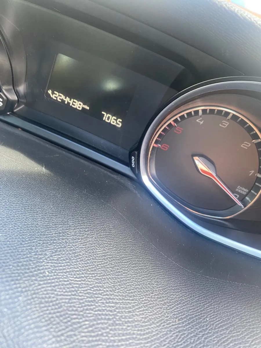 Peugeot 308 2014 - Image 3