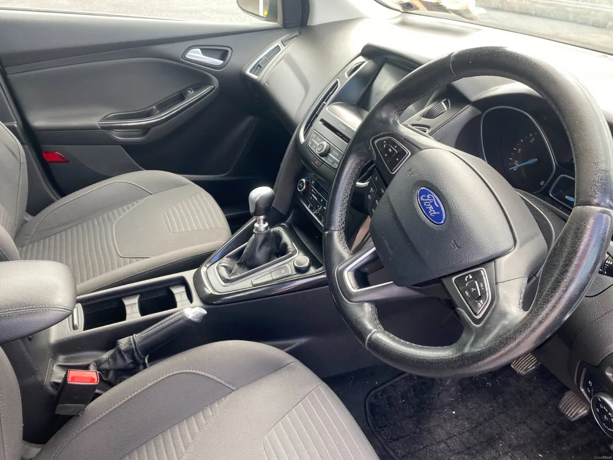 2017 Ford Focus 1.5 TDCI ZETEC EDITION 1 120PS 5DR - Image 4