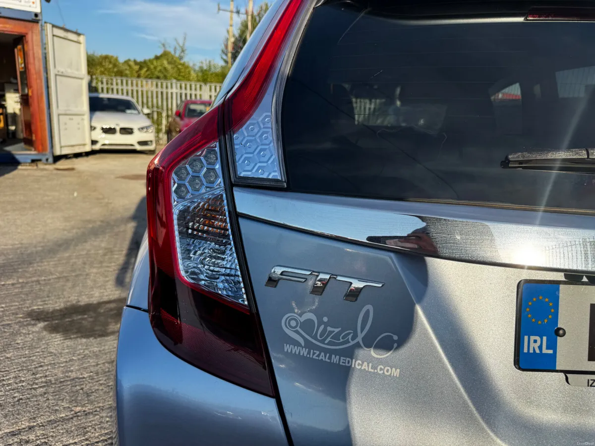 Honda Fit 2017 - Image 5
