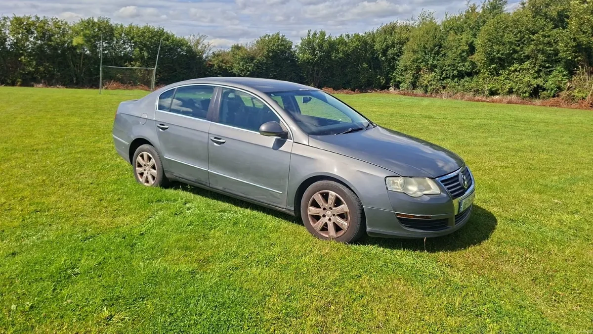 Volkswagen Passat 2008 - Image 2