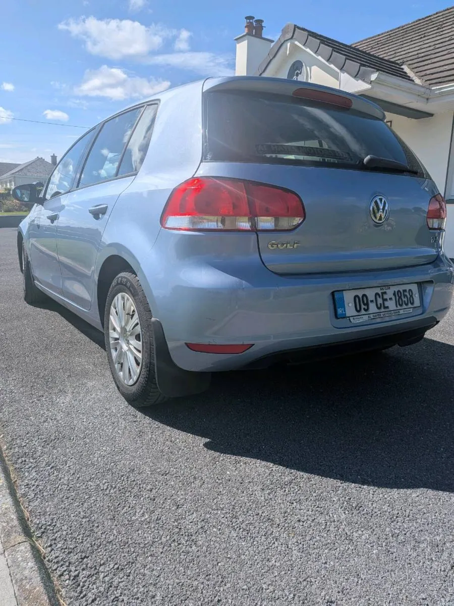 2009 Volkswagen Golf - Image 4