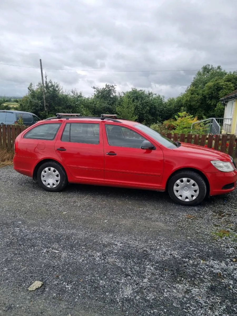 Car - Image 3