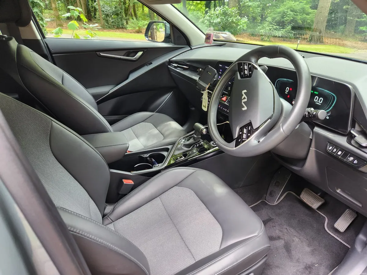 Kia Niro Petrol Plug-in Hybrid 2023 - Image 5