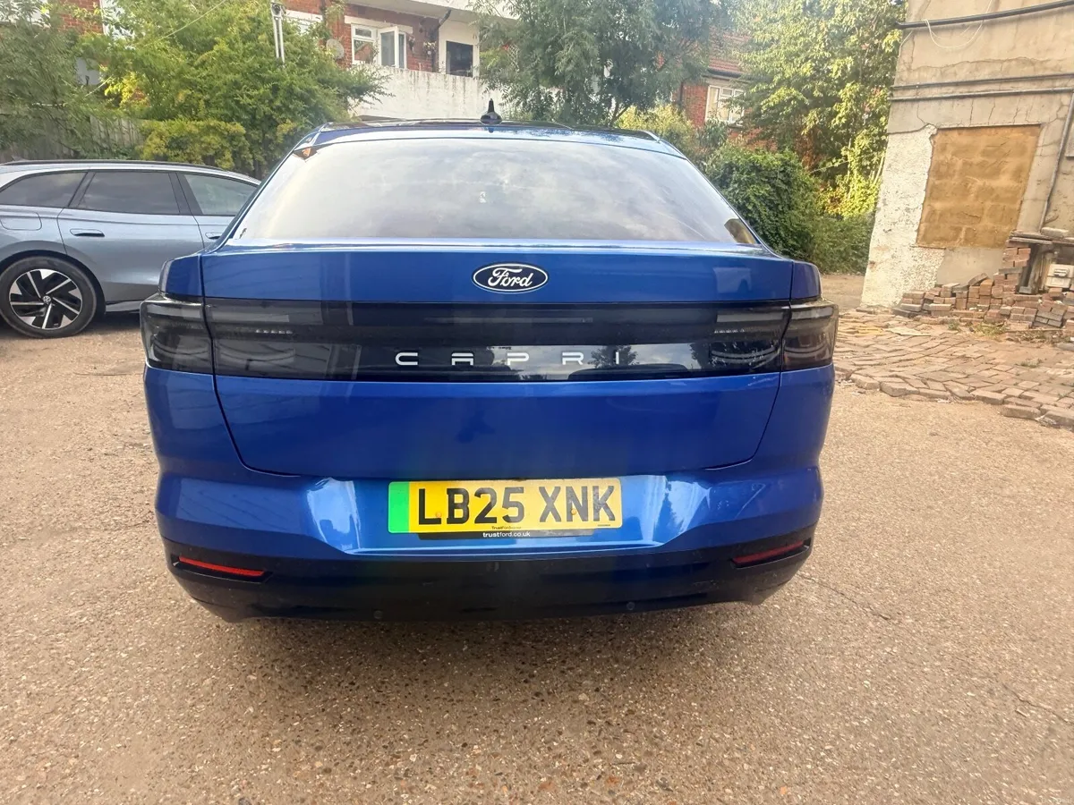 Ford Capri 2025 77KWH PREMIUM VW ID7 id4 audi q4 - Image 5