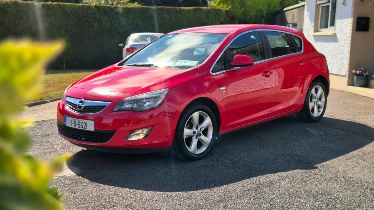 Opel astra 1.4i Sri (low kms) - Image 4