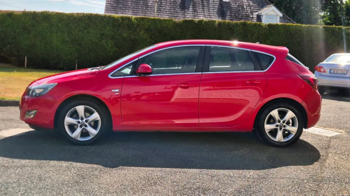 Opel astra 1.4i Sri (low kms) - Image 6