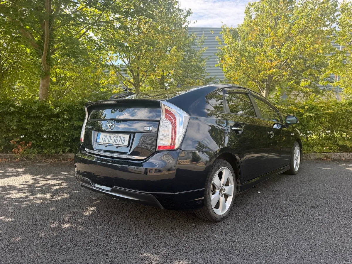 Toyota Prius - Image 5