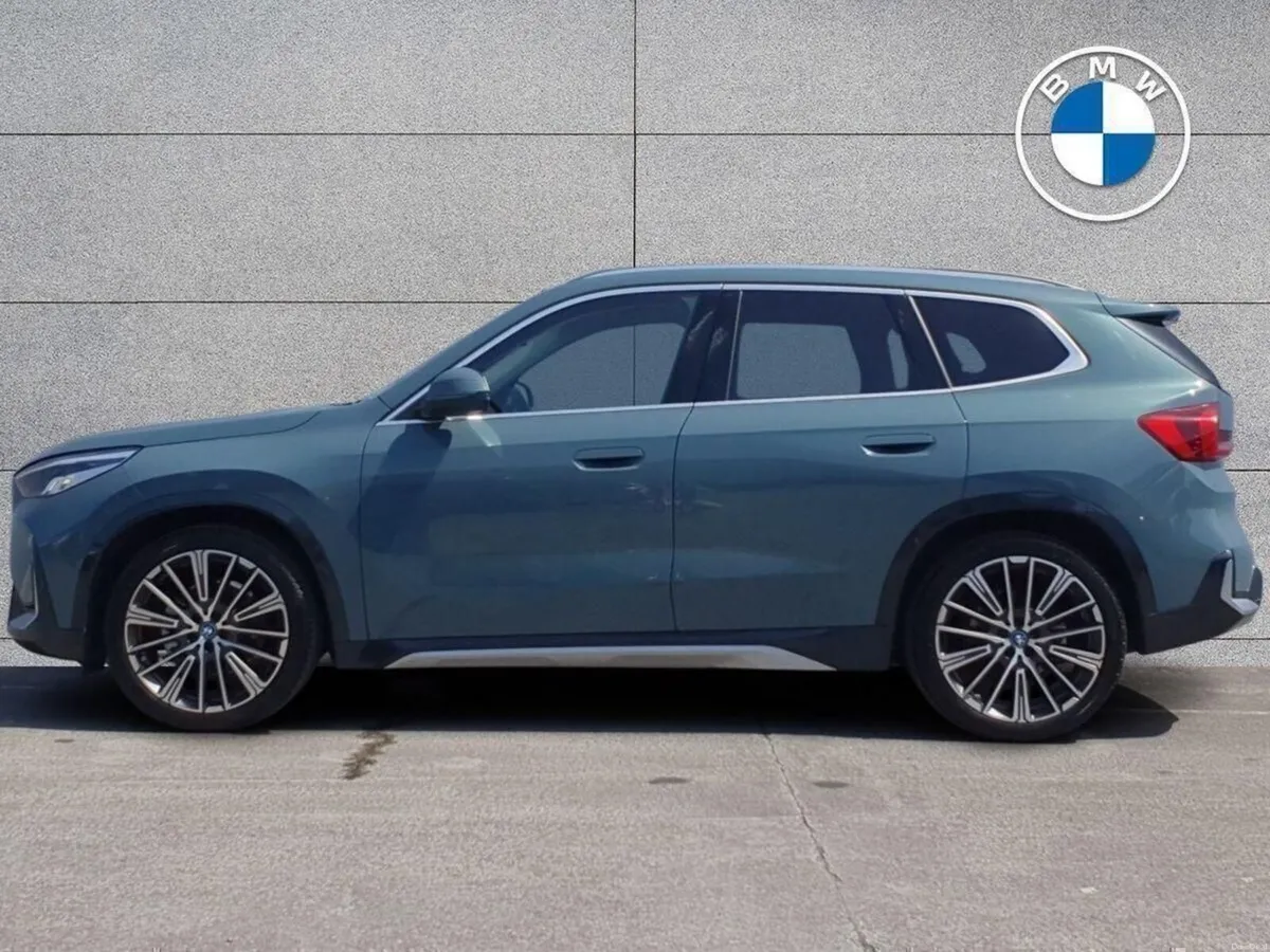 BMW iX1 eDrive20 xLine - Image 3