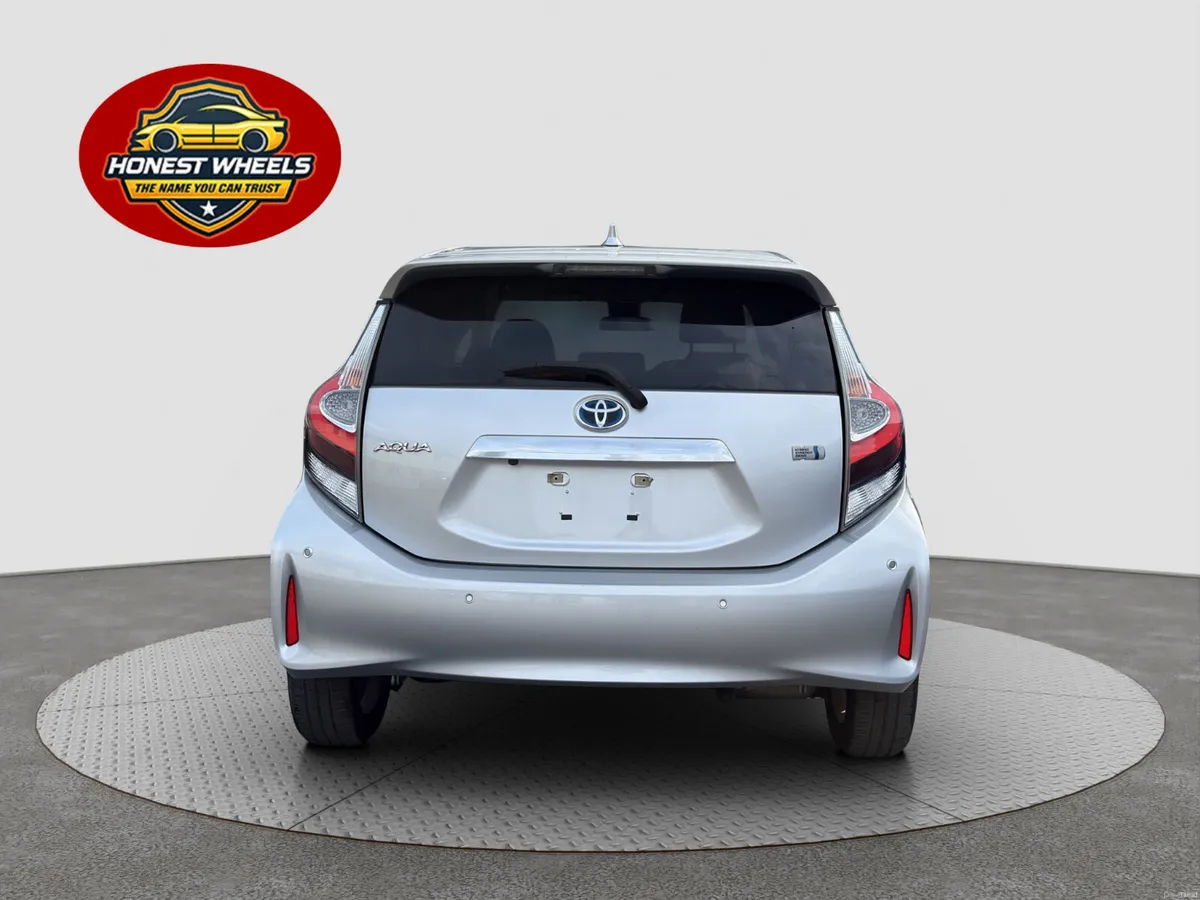 2020 Toyota Aqua 1.5 Petrol Hybrid Automatic - Image 6