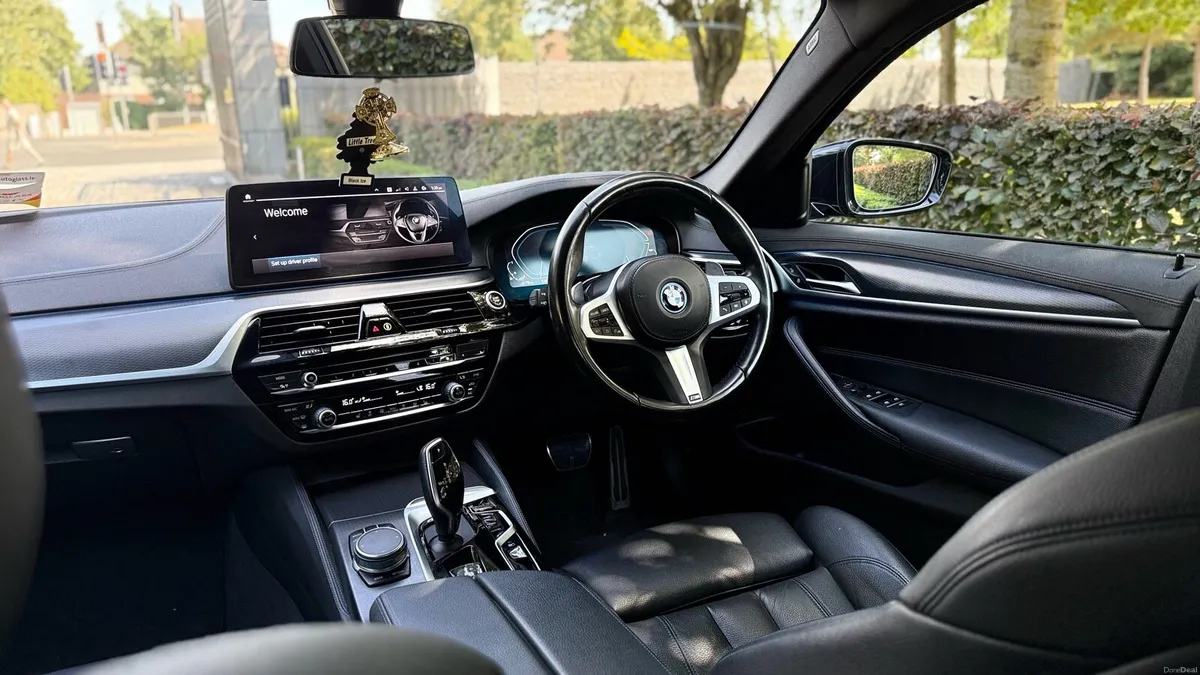2023 Bmw 530e M-Sport Lci Pro - Image 6