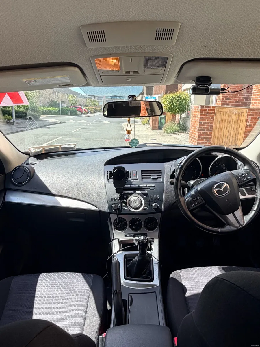 Mazda Mazda3 2010 - Image 3