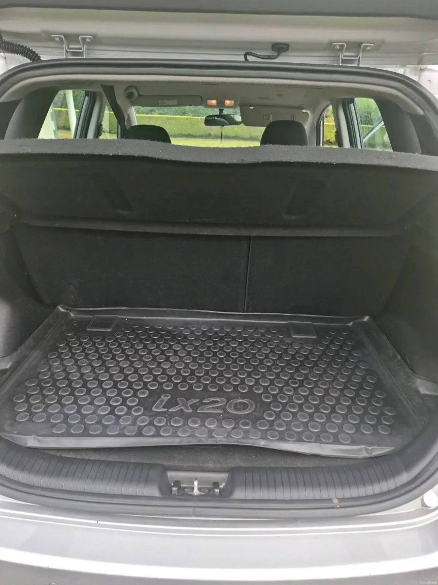 Hyundai ix20 MPV Diesel - Image 6