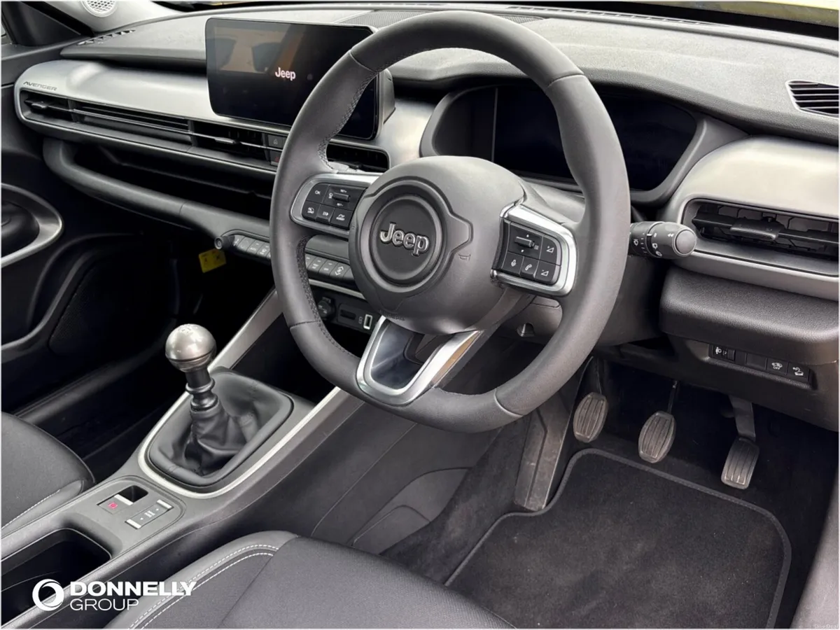 Jeep Avenger Hatchback Summit - Image 4