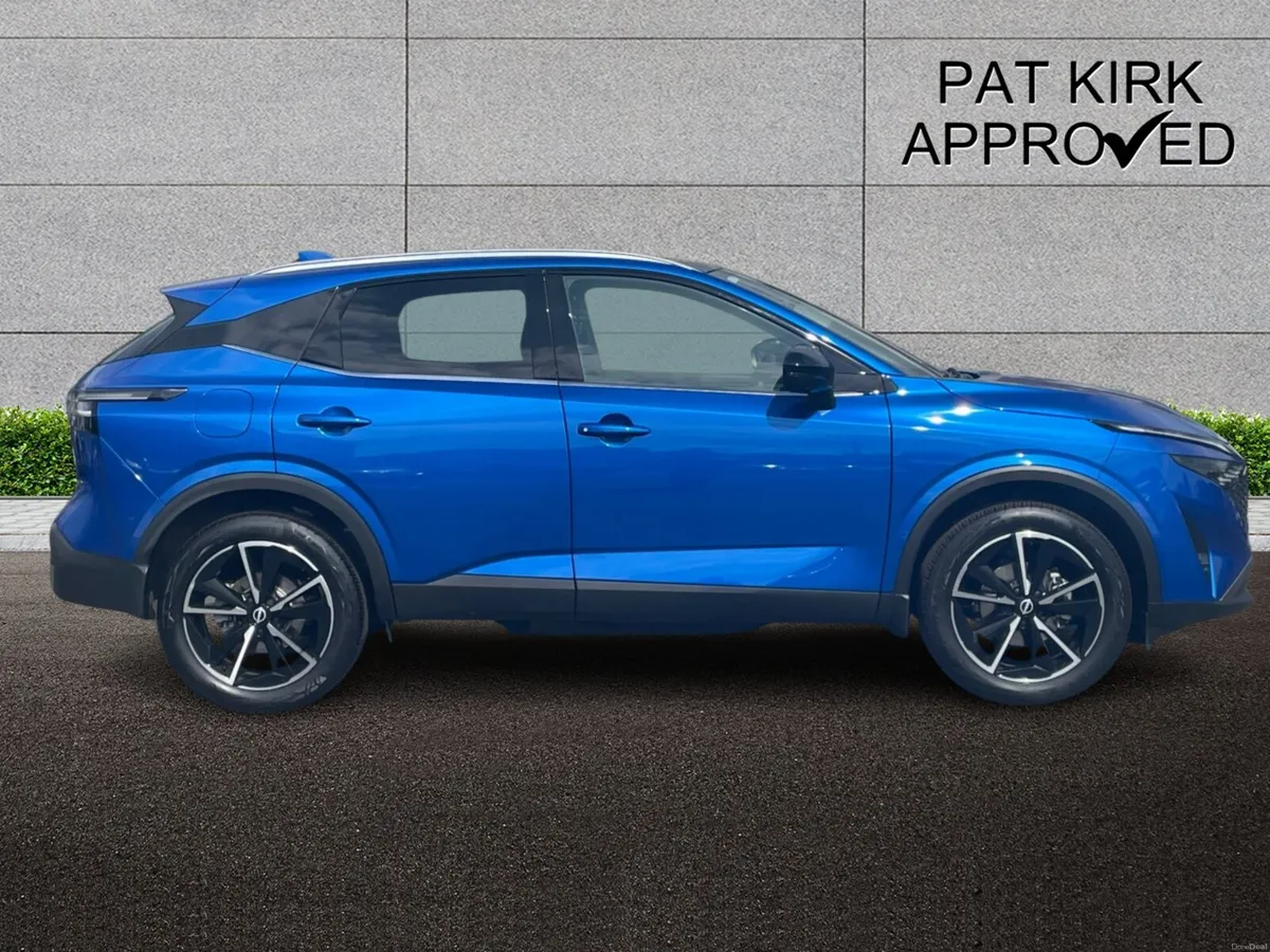 Nissan Qashqai Hatchback Tekna - Image 3