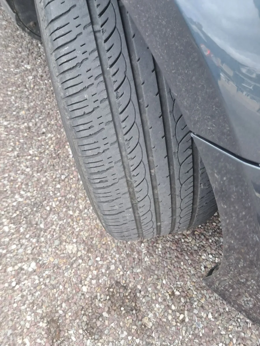 Volkswagen Passat 2011 - Image 3