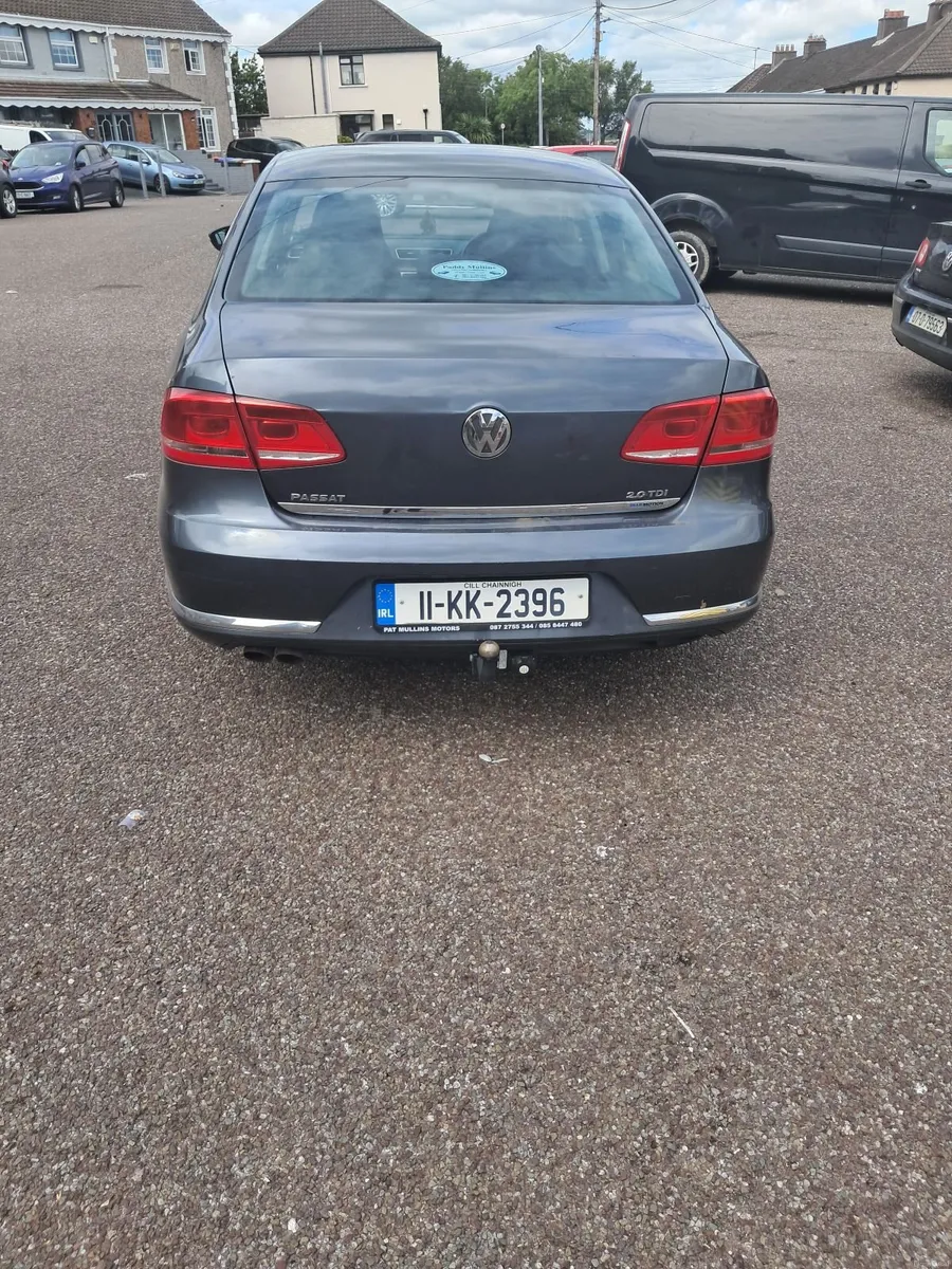 Volkswagen Passat 2011 - Image 4