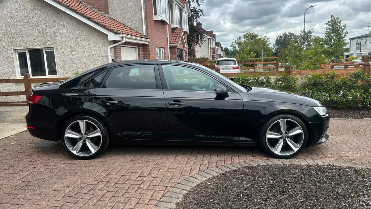 Audi A4  2.0tdi Automatic 2017 (NCTd 05/28) - Image 2