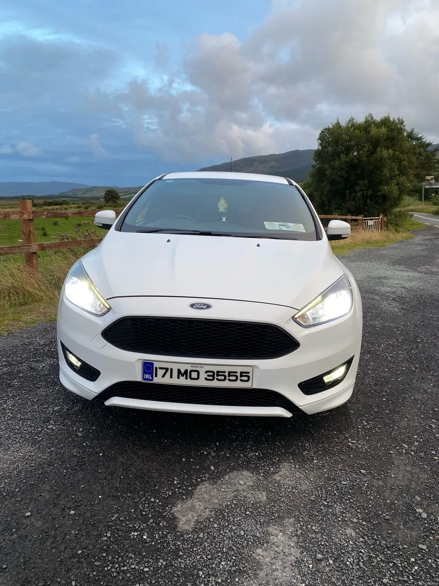 2017 Ford Focus ST-Line 1.5 TDCi 120PS - Image 6