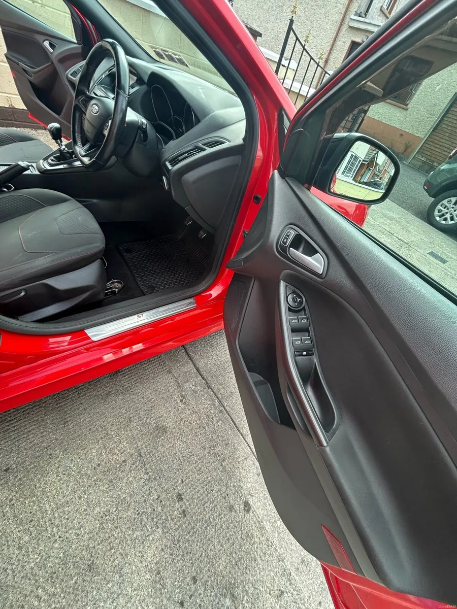 Ford Focus St Line - Image 3