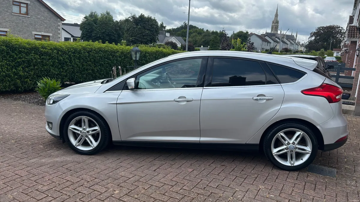 Ford Focus 1.6 petrol AUTOMATIC ( NCTd 08/27) - Image 5