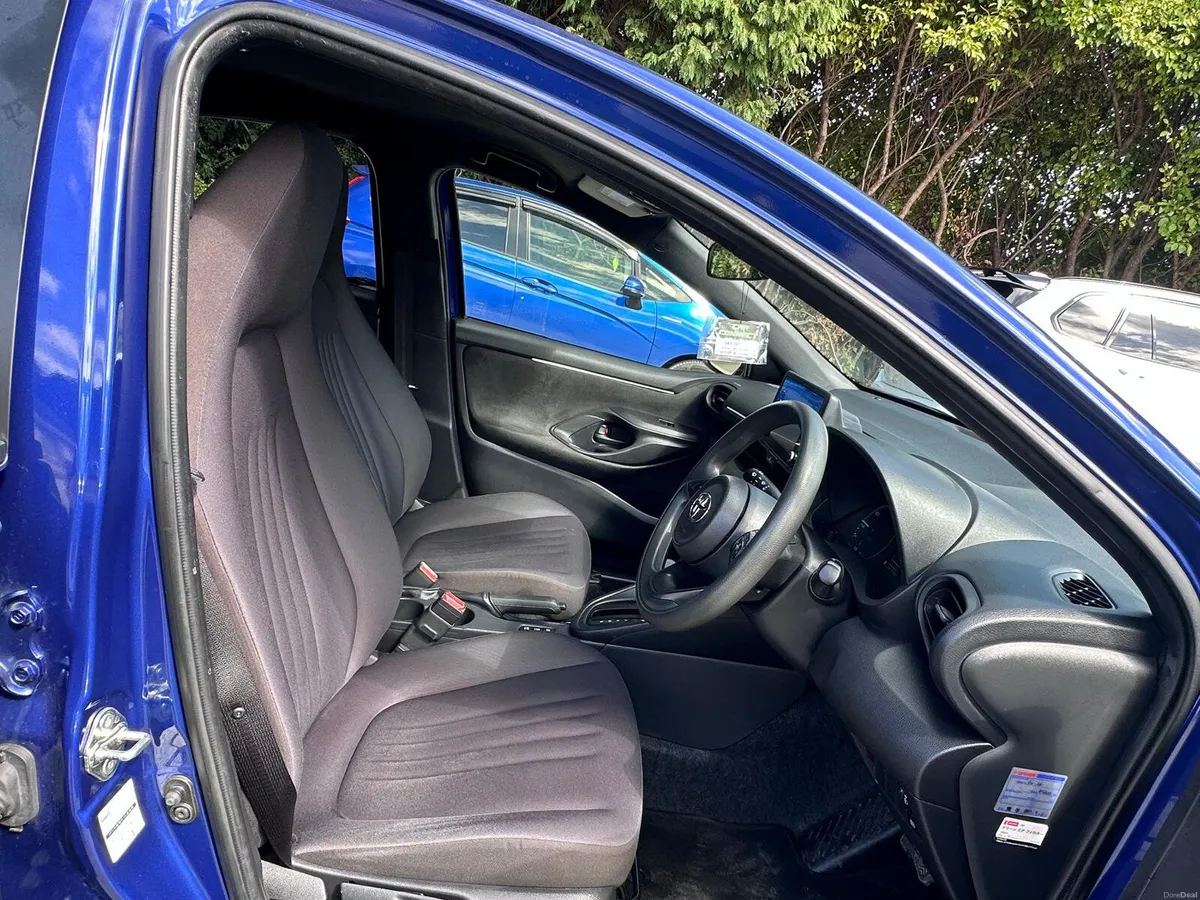 TOYOTA YARIS 2022 1.5 HYBRID AUTOMATIC TOP SPEC - Image 5