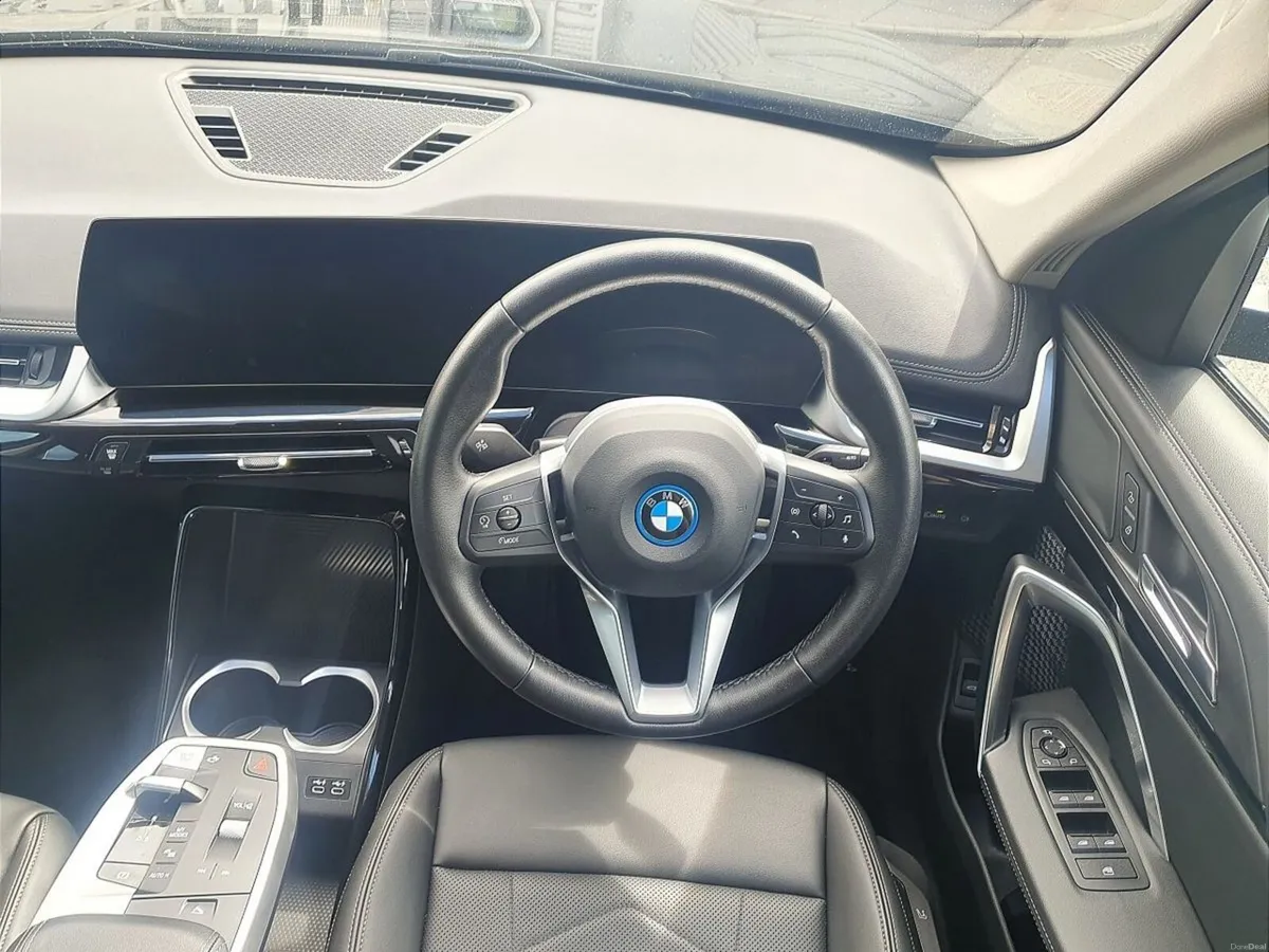 BMW iX1 xDrive30 xLine - Image 5
