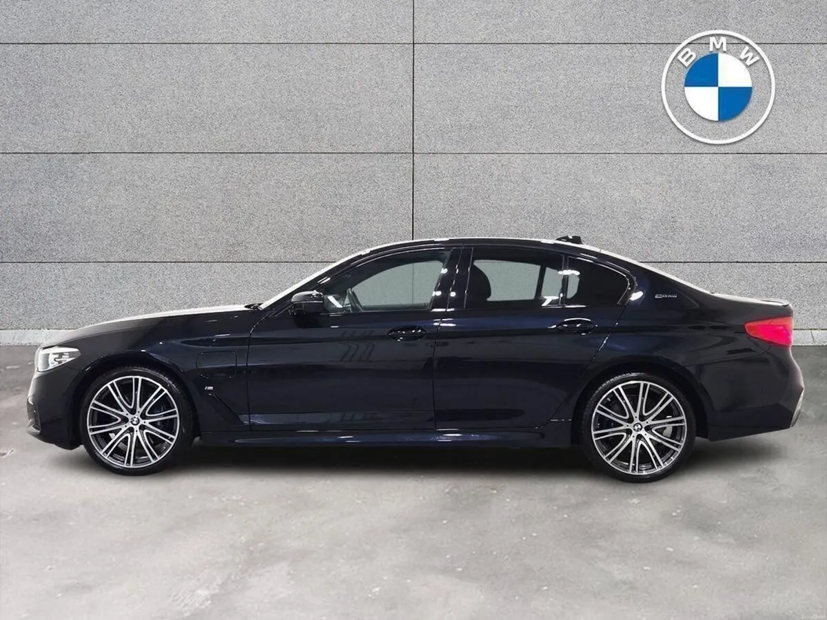 BMW 5-Series 530e M Sport iPerformance Saloon - Image 3