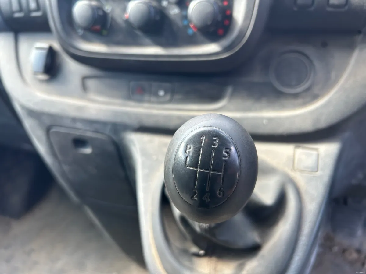 Opel Vivaro 2017 - Image 6