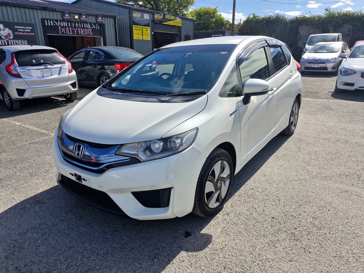 2014 Honda Fit 1.5L Hybrid Leather Package - Image 2