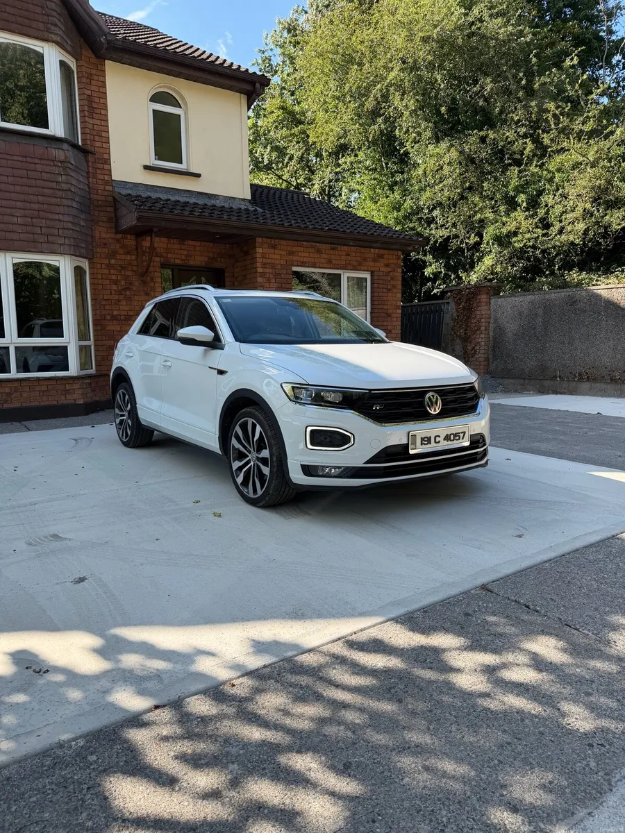 VW T-Roc R-Line - Image 2