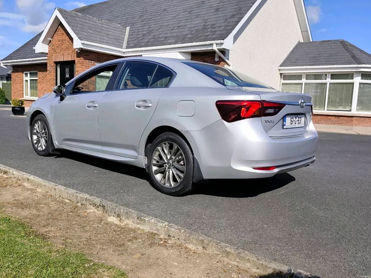 Toyota avensis 2.0 diesel - Image 4