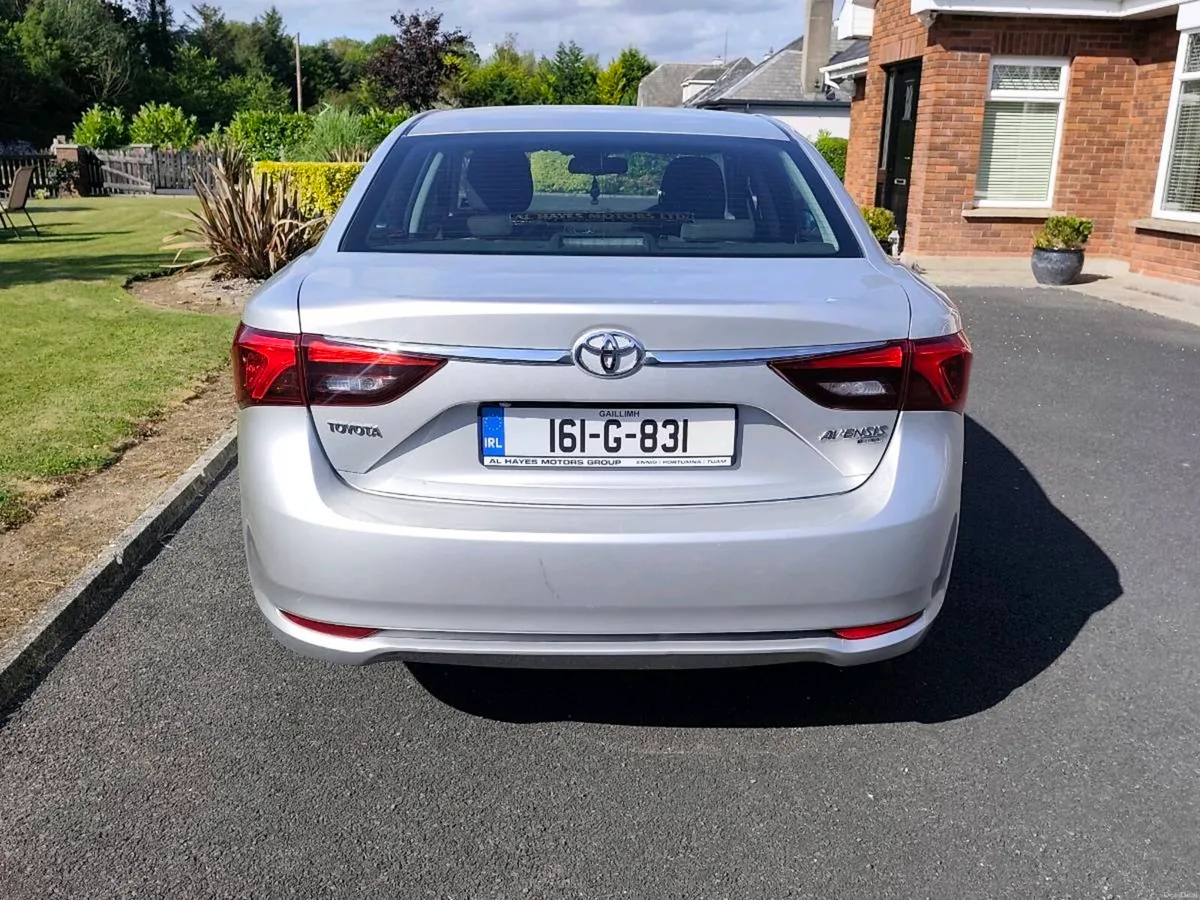 Toyota avensis 2.0 diesel - Image 3