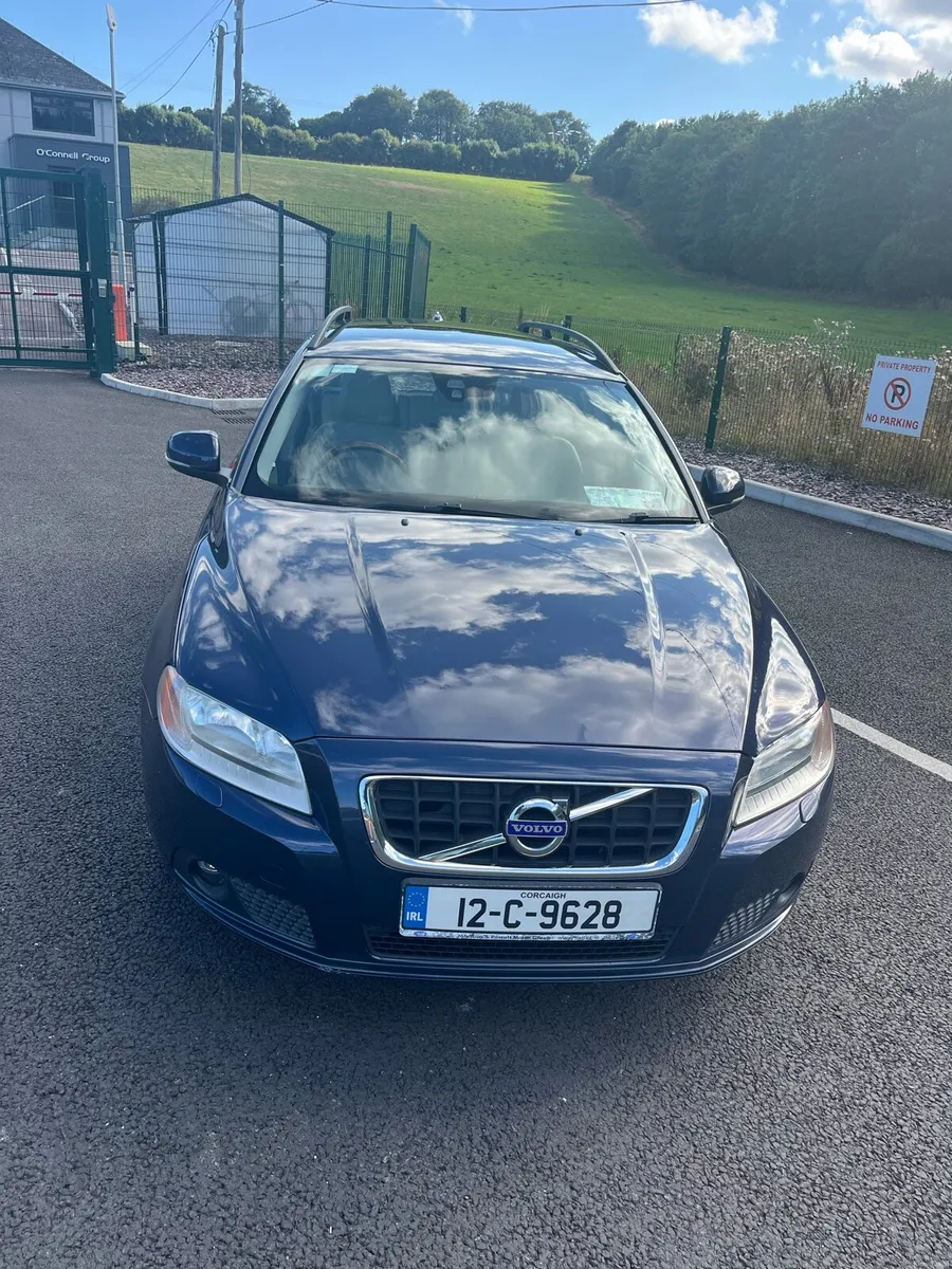 Volvo V70 - Image 2