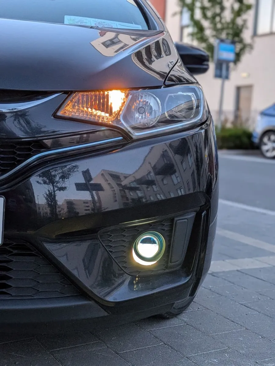 2016 Honda Fit, Hybrid, Automatic,  (Leather Pack) - Image 2