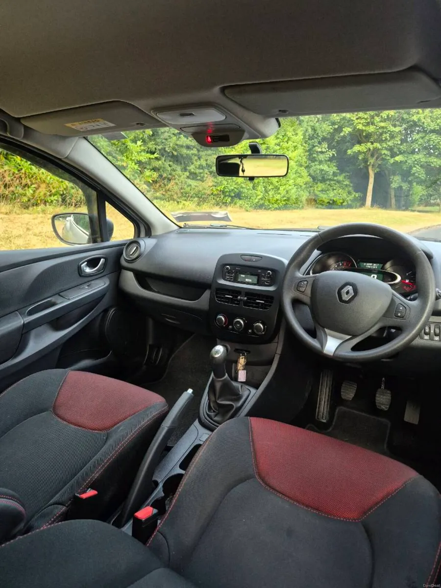 Renault Clio, 1.1L Perfect condition. Economical, - Image 6