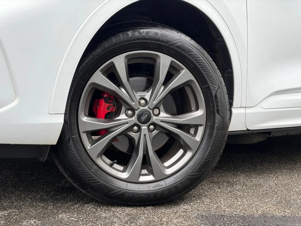 Ford Kuga ST-LINE EDITION PHEV - Image 3